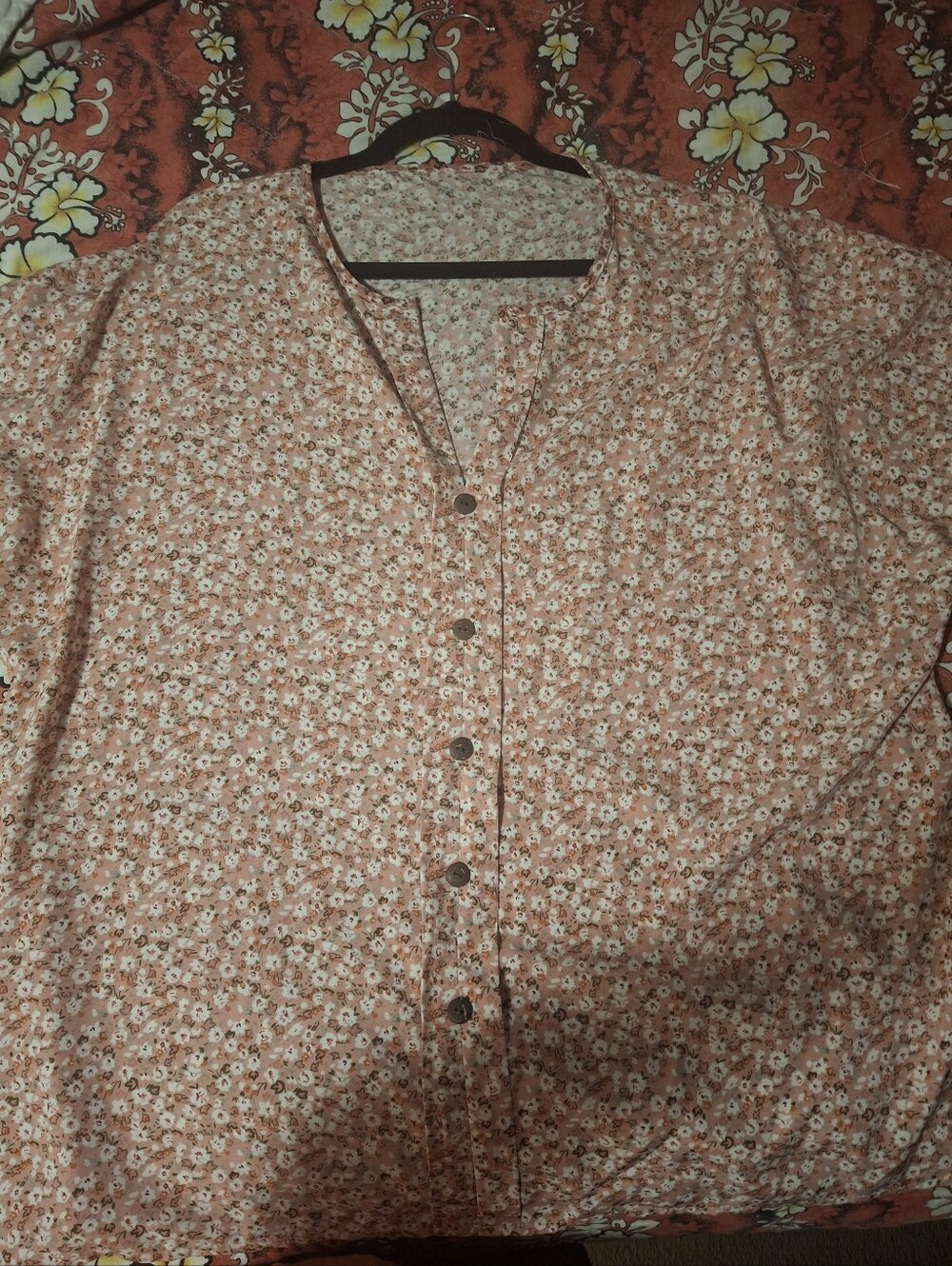 WoMen's Floral Button-Up Shirt in Dusty Rose